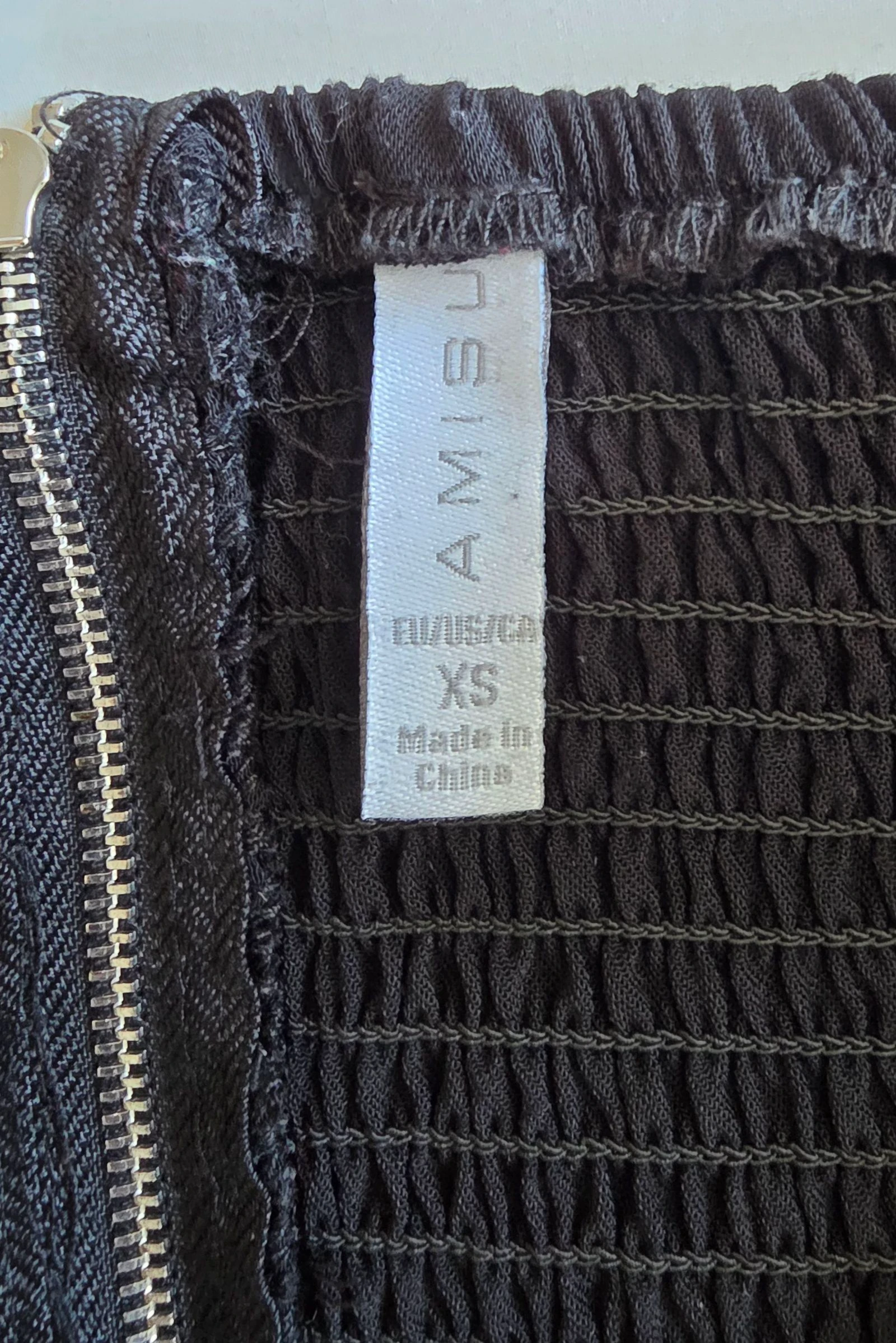 Crop top negro Amisu XS 34 top cache-cœur hombros descubiertos con cremallera en la espalda – photo 6